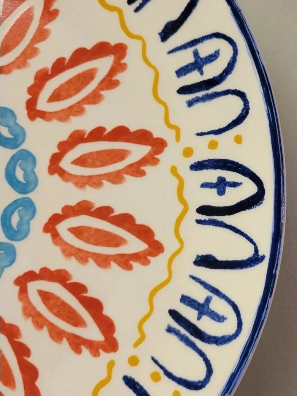 Hobby Lobby 4pk Medallion Dinner & Salad Plates Azteca Blue Red Spanish Tile